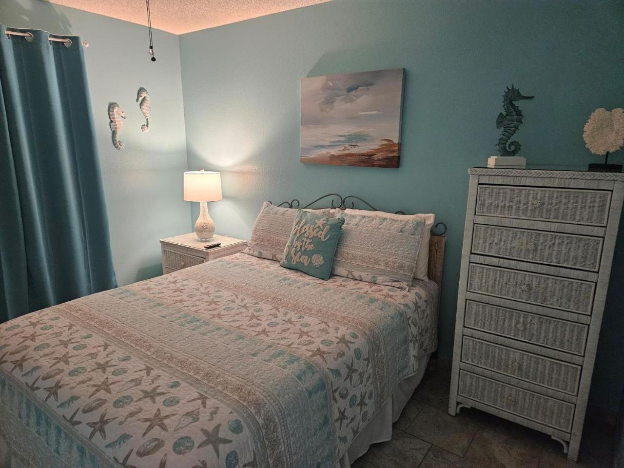 200 Yds To Private Gated Beach Access- 3Br-2Ba- Quiet Location In The Heart Of Destin! Екстериор снимка